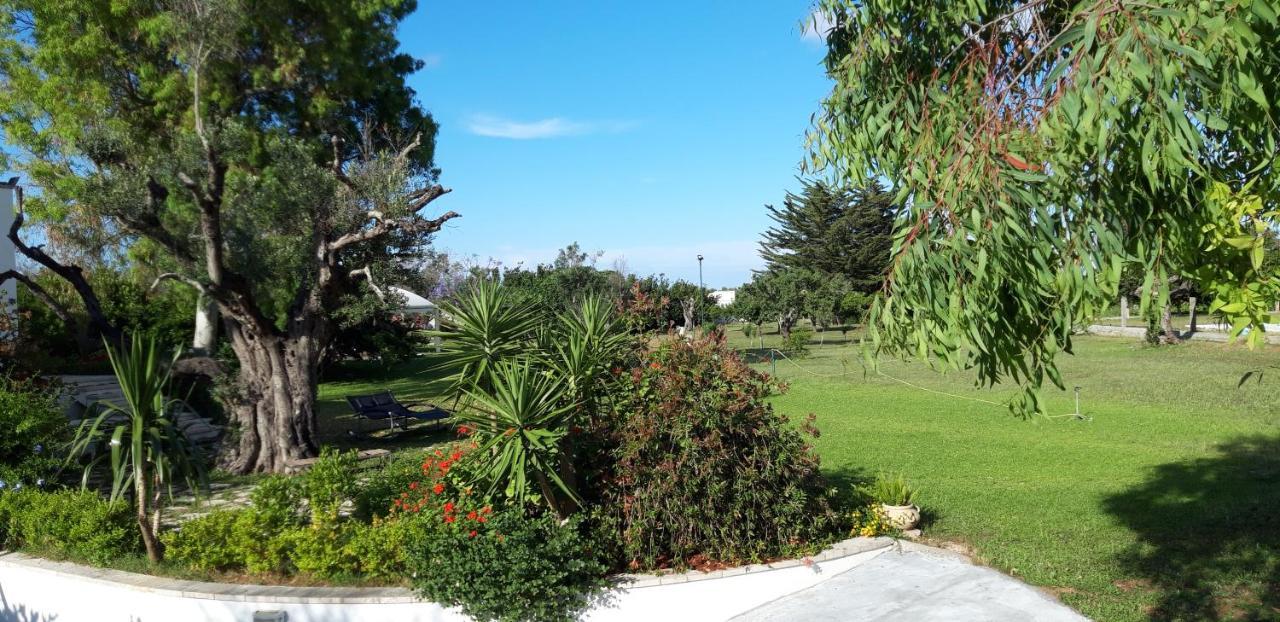 Cottage La Roccia Merine Exterior foto